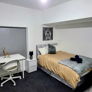 Easy Living - Burns Street Aparthotel