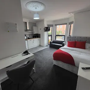 The Fishpond - Premier Aparthotel