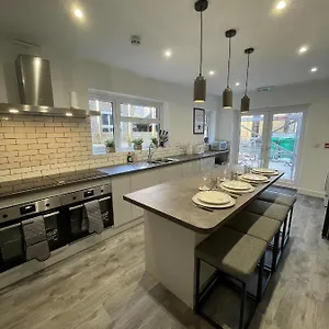Modern Ng2 Aparthotel